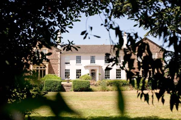 Glewstone Court Country House Hotel
