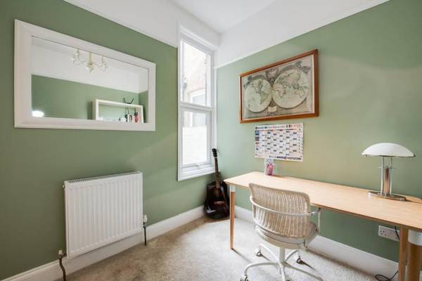Super stylish large 3 bedroom Victorian House in Southsea