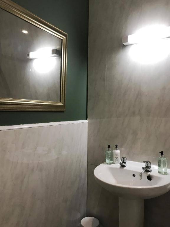 Cornish Arms Inn Port Isaac 2 miles