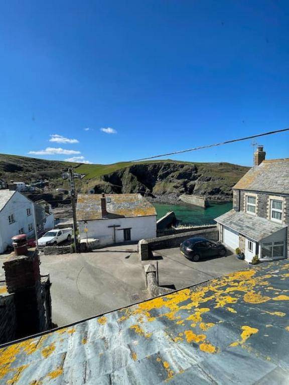 Atlantic Cottage Port Isaac 2 bedroom with parking