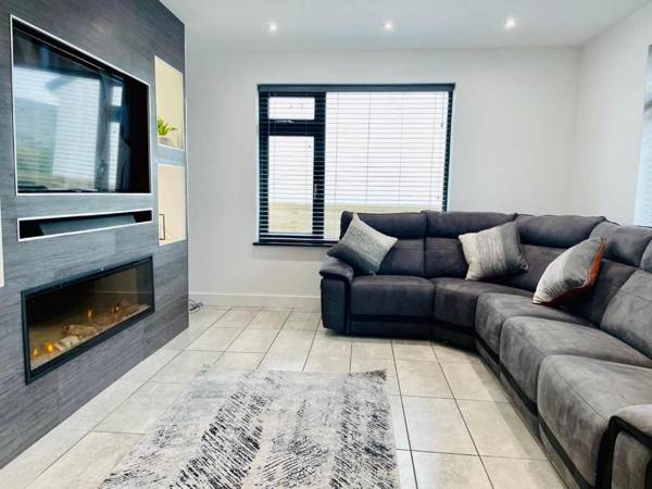 Captivating 5-Bed House in Porthleven