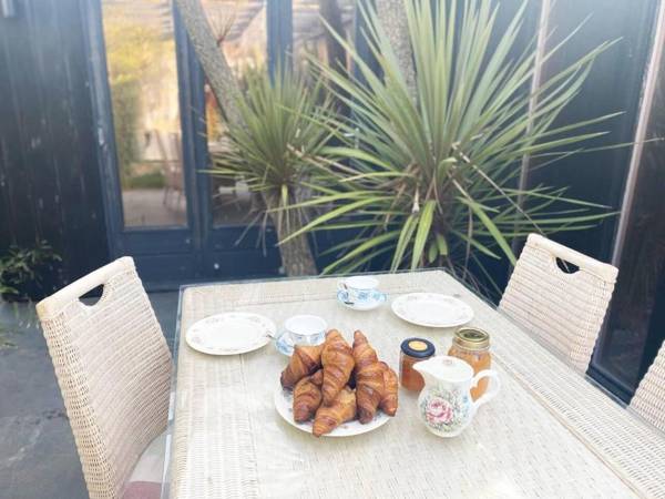 Adorable Zen Garden - 1 Bed Cottage by Poole Bay