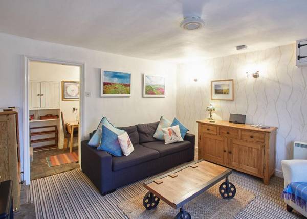 Host & Stay - Rosella Cottage Pickering