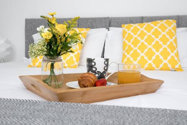 KVM - City Apartments town centre with parking by KVM Serviced Accommodation