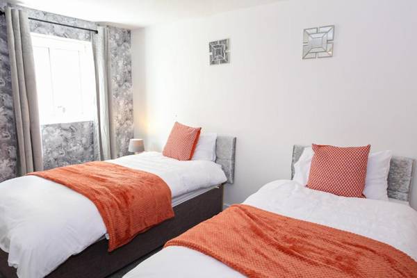 Contractor & Leisure Stays- FREE Parking with Great Location by ComfyWorkers