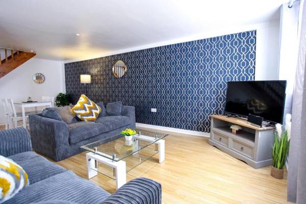 Contractor & Leisure Stays- FREE Parking with Great Location by ComfyWorkers