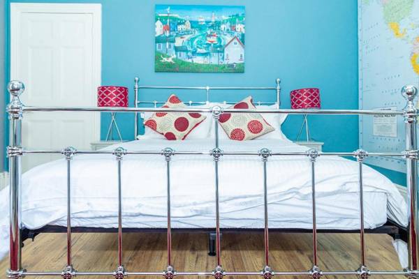 Amazing house- woodlands gardens & near beaches