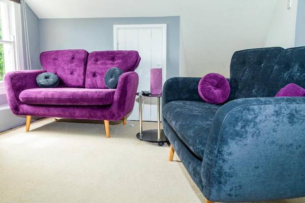 Amazing house- woodlands gardens & near beaches