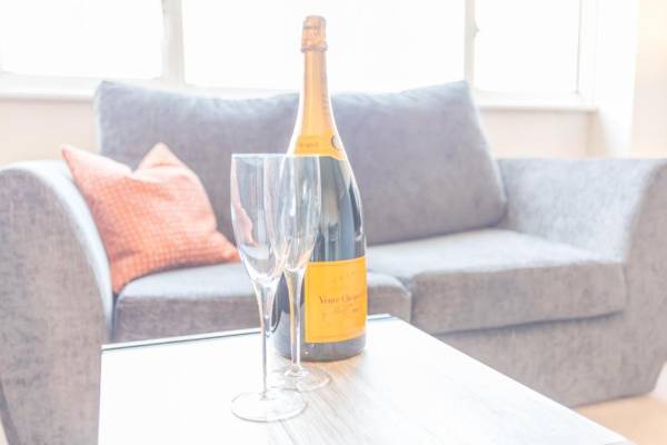 Wren Suite Apt 2 Bed 1st Floor Apt close to Oxford Business & Science Parks