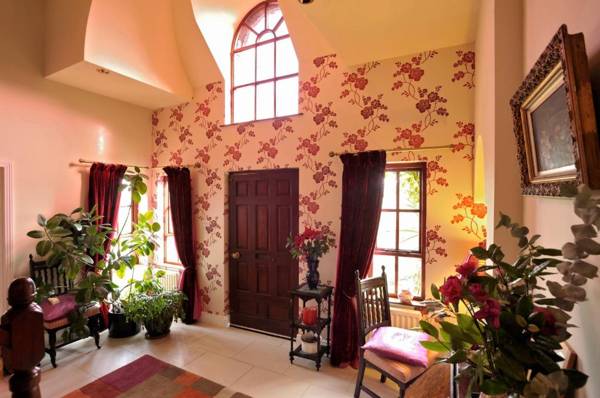 Pinewood Lodge Guest House