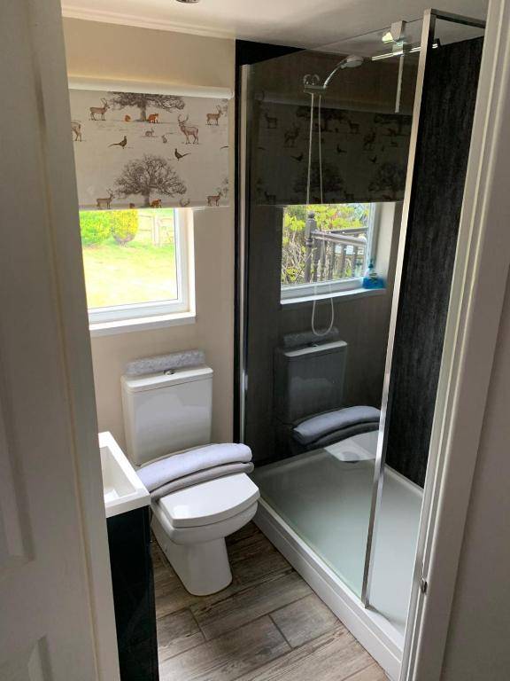 UPSIDE DOWN HOUSE At Fairview Farm in NOTTINGHAM set in 88 acres