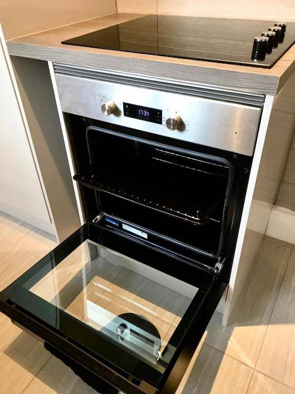 Kenrick Street Great house available for guests and contractors Parking and Wifi