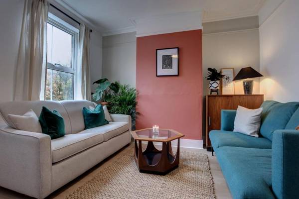 Ideal for contractors discounted longer stays Designer city centre home with free parking