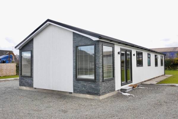 Castle View Chalet by Clonlum Cottages