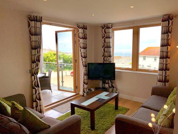 Ground Floor 2-bedroom Apartment - Fistral Beach