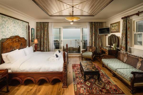 Tolcarne Beach Colonial Restaurant and Rooms