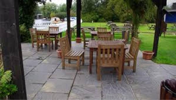 The Kings Head Wroxham by Greene King Inns