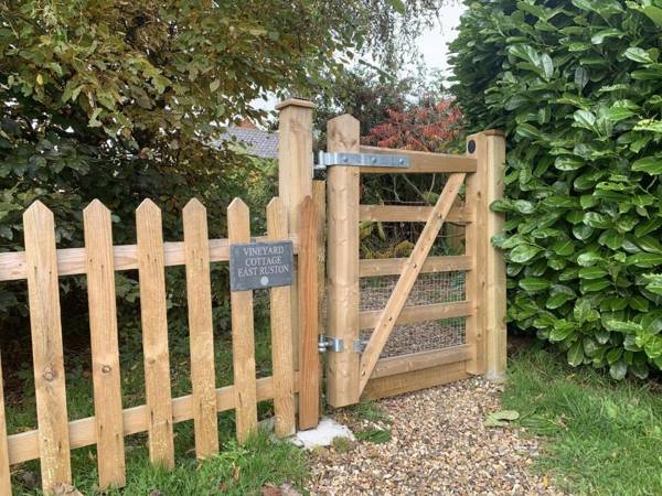 Vineyard Cottage - Norfolk at it s best