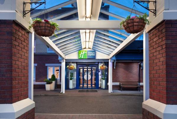 Holiday Inn Express Strathclyde Park M74 Jct 5 an IHG Hotel