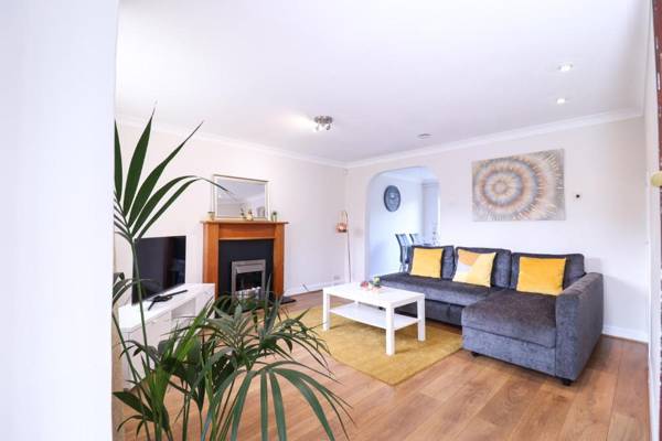 CONTRACTORS- Relocation stays Managed by Chique Properties Ltd