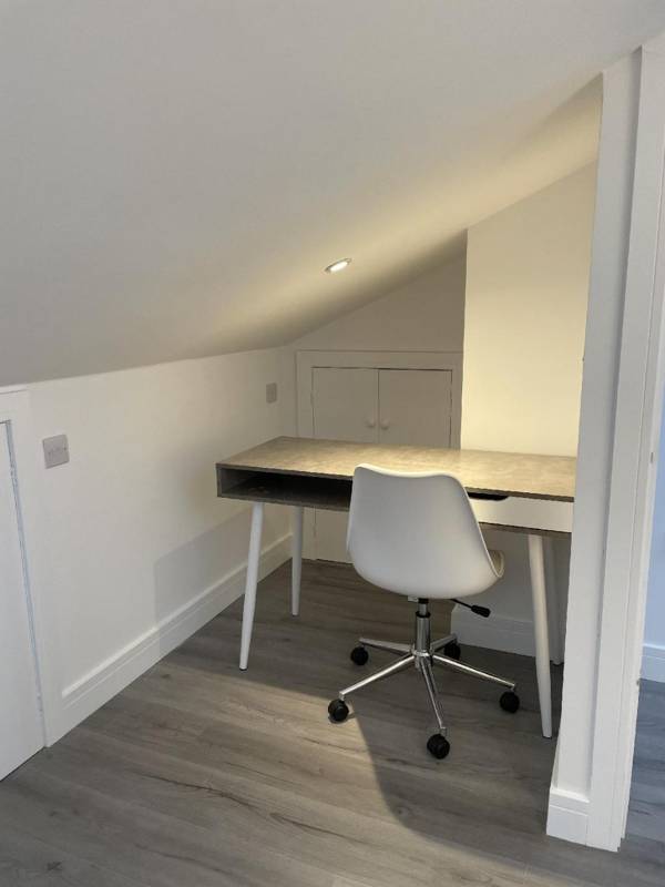 Workspace - Heliodoor Serviced Apartment Milton Keynes