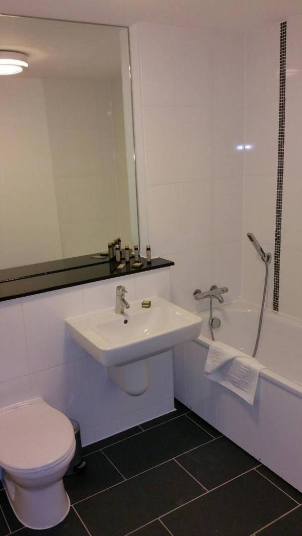 Central MK  - 2 Bed 2 Bath Hub Apartment 