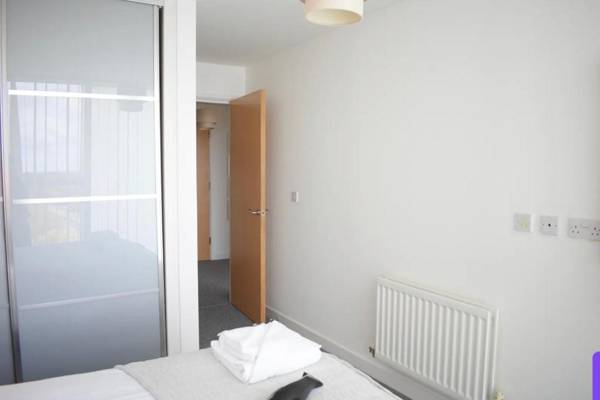 Luxurious Hub MK City apartment- with Free Underground Parking