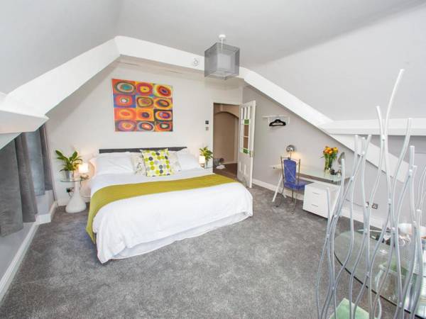 James' Place at Brynawel