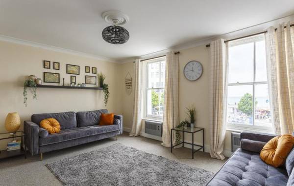 Harbour View - Stunning Margate Seafront Home