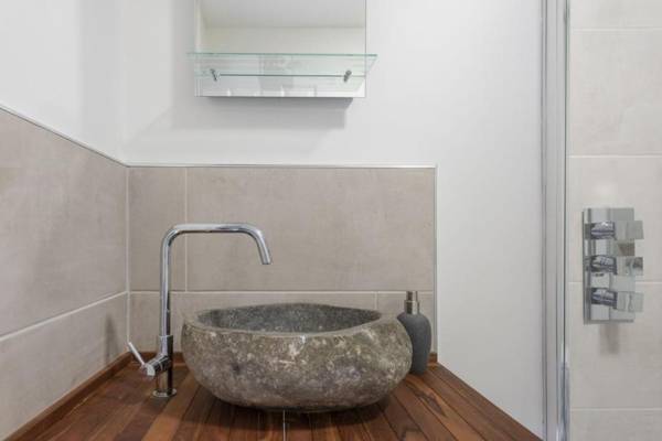 Greenfields Coach House