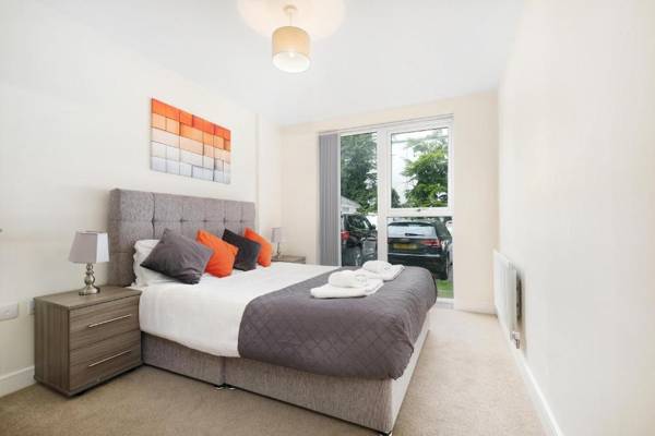 Alder House Serviced Apartment Maidenhead by Ferndale