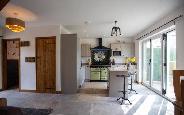 Luxury Cottage with hot tub in the Forest of Dean