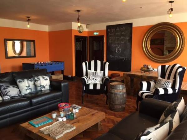 Moonfleet Guest House