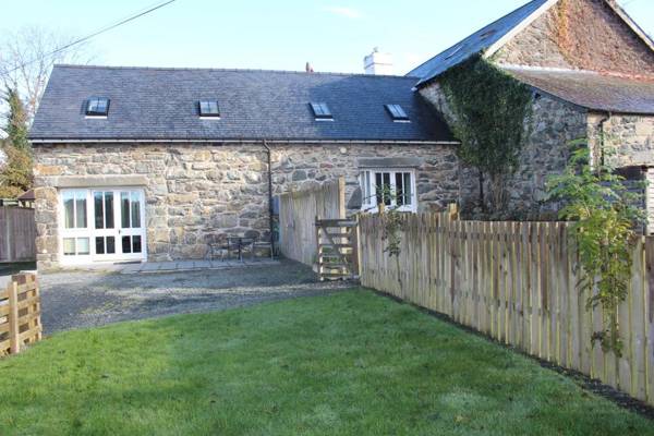 Dolgun Uchaf B&B and Cottages