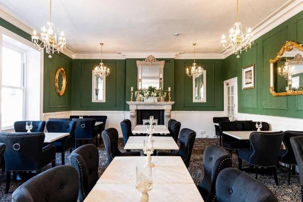 Lansdowne House with Private Car Park