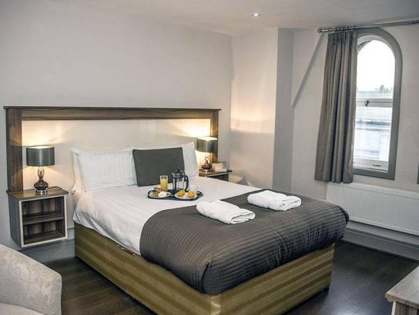 Base Serviced Apartments - Sir Thomas Street