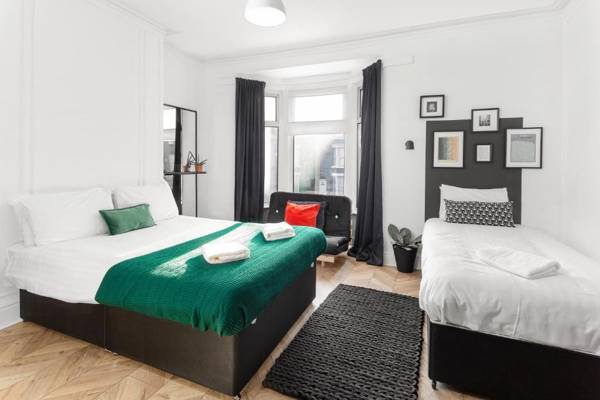 Air Host and Stay - Stanley House Large house sleeps 10 5 mins to city centre