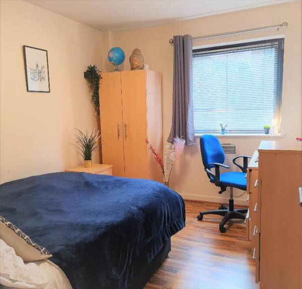 Workspace - SideMerseyLivingscouk - Two-bedroom ground-floor apartment
