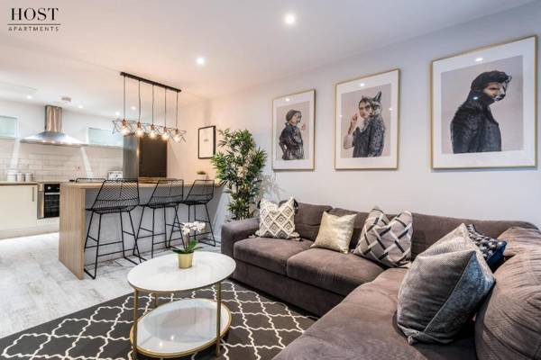 Luxury Central Balcony Netflix & Parking