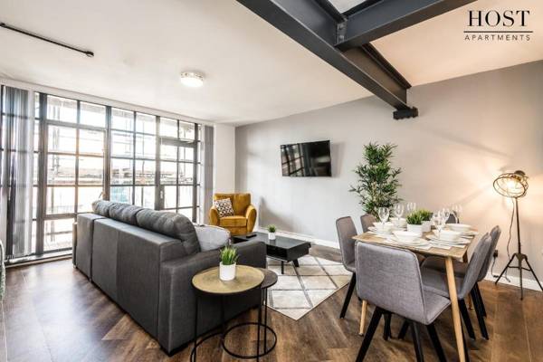 Manhattan Style Apartment with Balcony