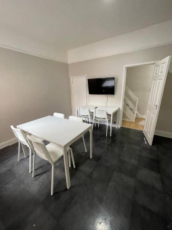 Mays House @ 20 Dombey Street