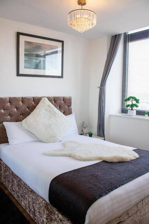 SideMersey Livings - 2 Bedroom Central Apartment with Parking