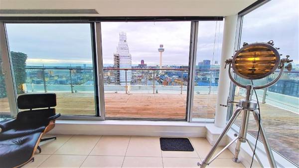 SideMersey Livings - Luxury Duplex Penthouse with 360 view
