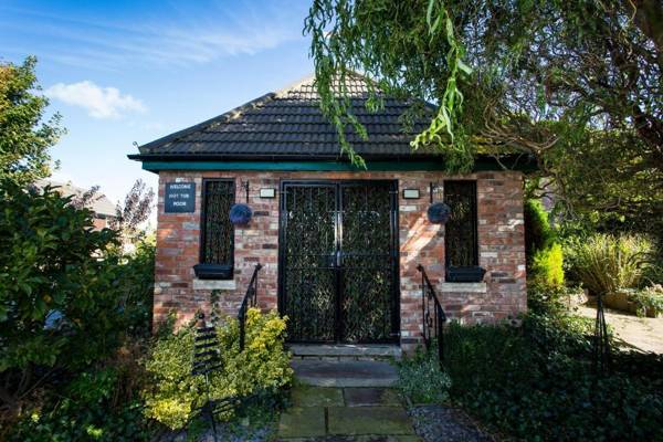 Lincoln Cottage with Private Hot Tub