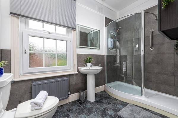 The Lincoln Book Inn