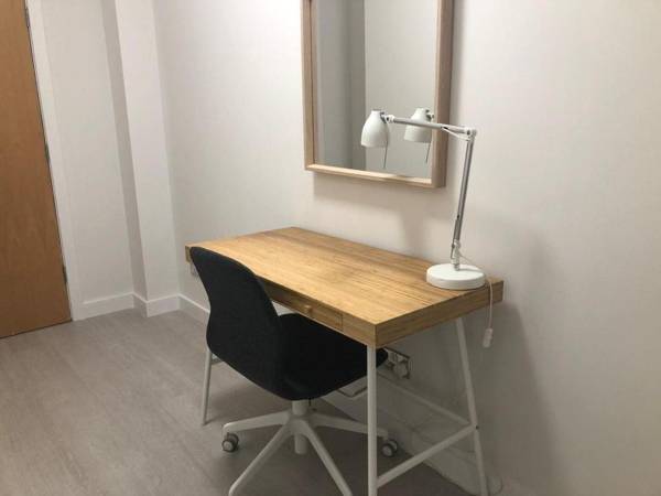 Workspace - Beautiful Large Apartment Leeds City Centre