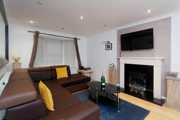 Leeds Townhouse Apartments 7 Beds in 4 Bedrooms