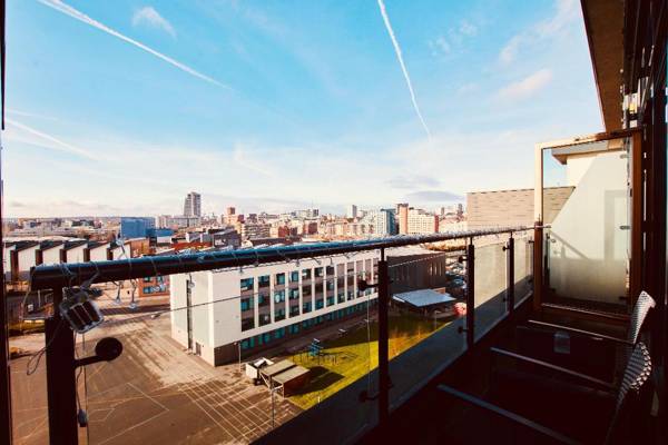 Deluxe City Centre Apt Waterside View& Free Parking!