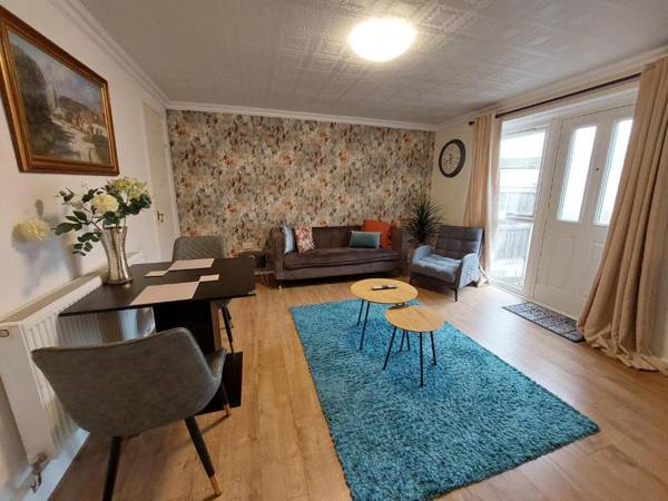 Lovely 2-Bed House in the heart of Woodhouse Leeds