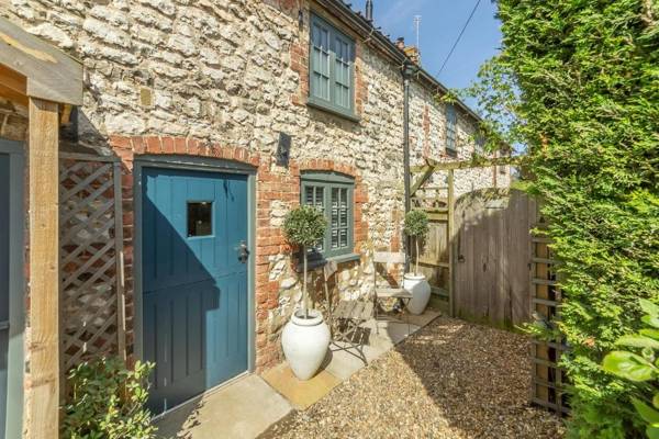 No33 Thornham Cottage 2